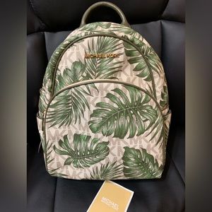 Michael Kors💚 Palm leaf 🌿white/green, medium, leather backpack